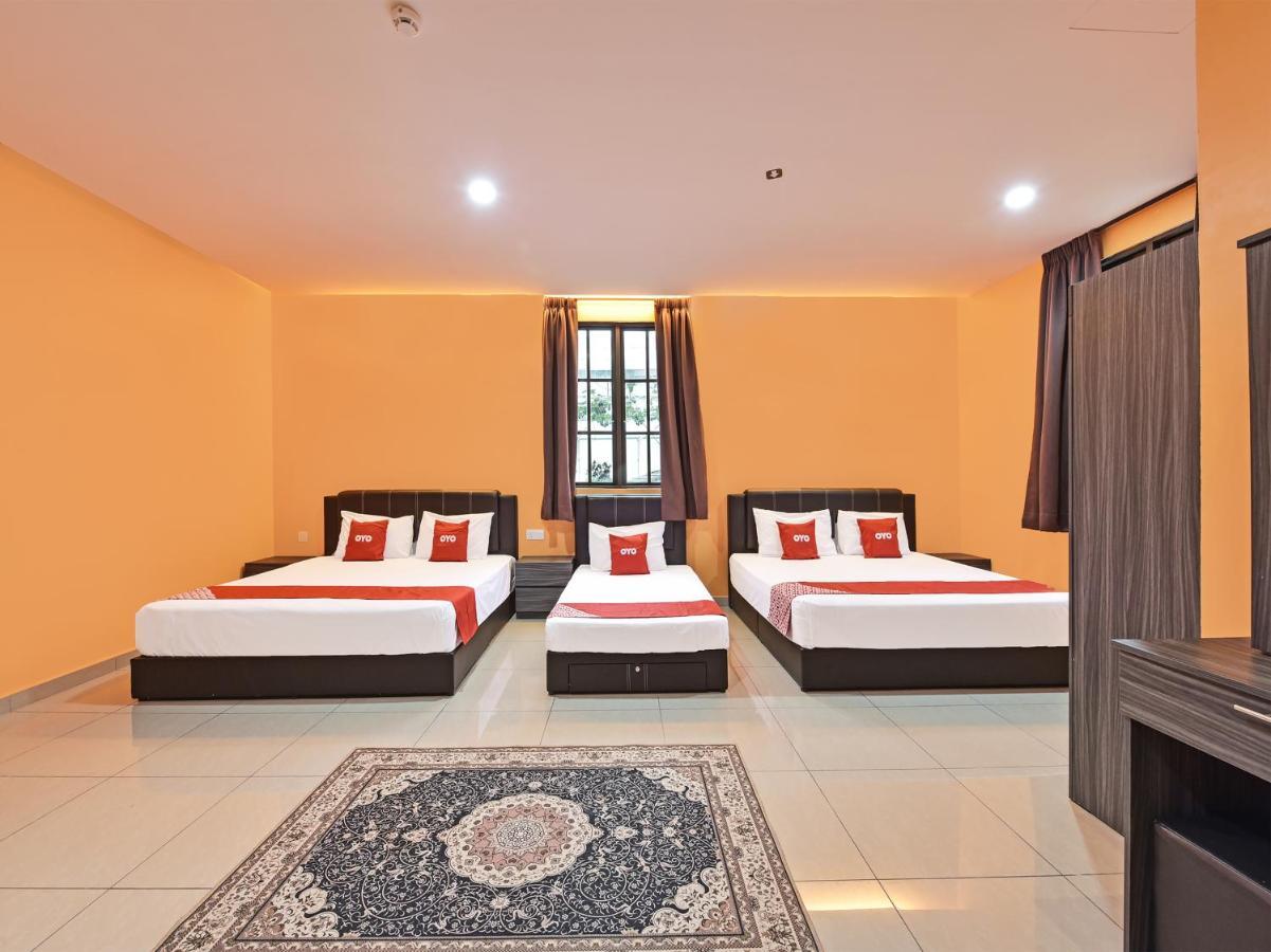 Oyo 90722 D'Puncak Hotel Cameron Highlands Exterior foto