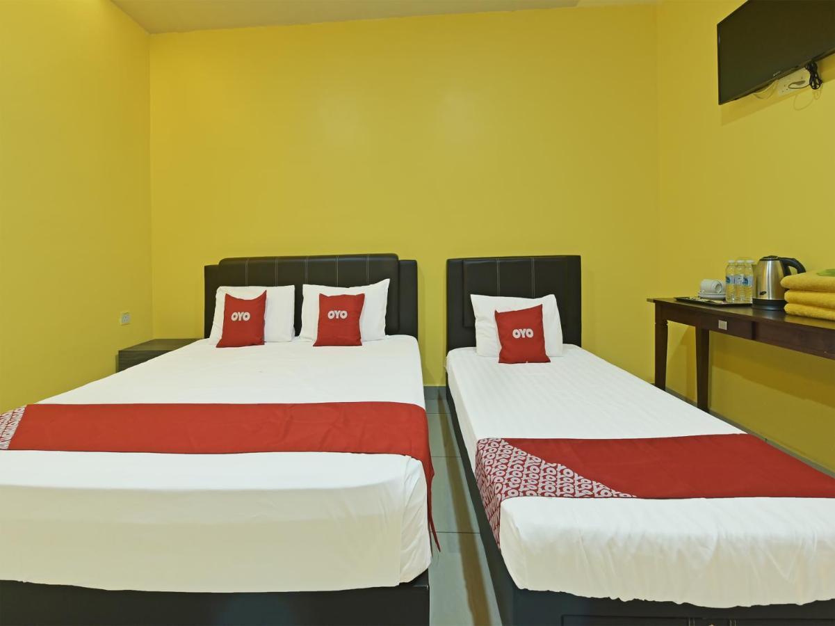 Oyo 90722 D'Puncak Hotel Cameron Highlands Exterior foto