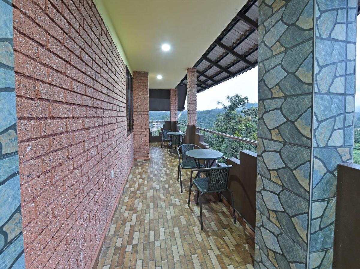 Oyo 90722 D'Puncak Hotel Cameron Highlands Exterior foto